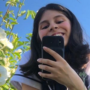 Meet your Posher, Alejandra